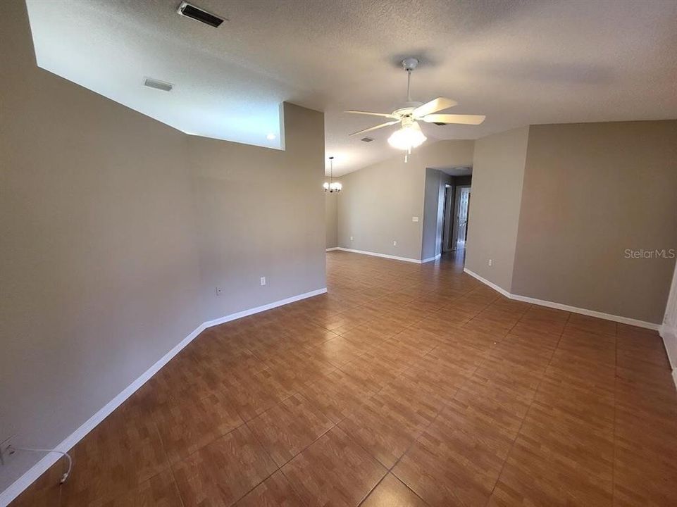 For Sale: $199,000 (2 beds, 2 baths, 1135 Square Feet)