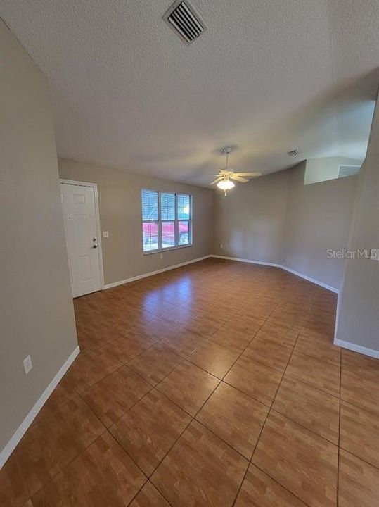 For Sale: $199,000 (2 beds, 2 baths, 1135 Square Feet)