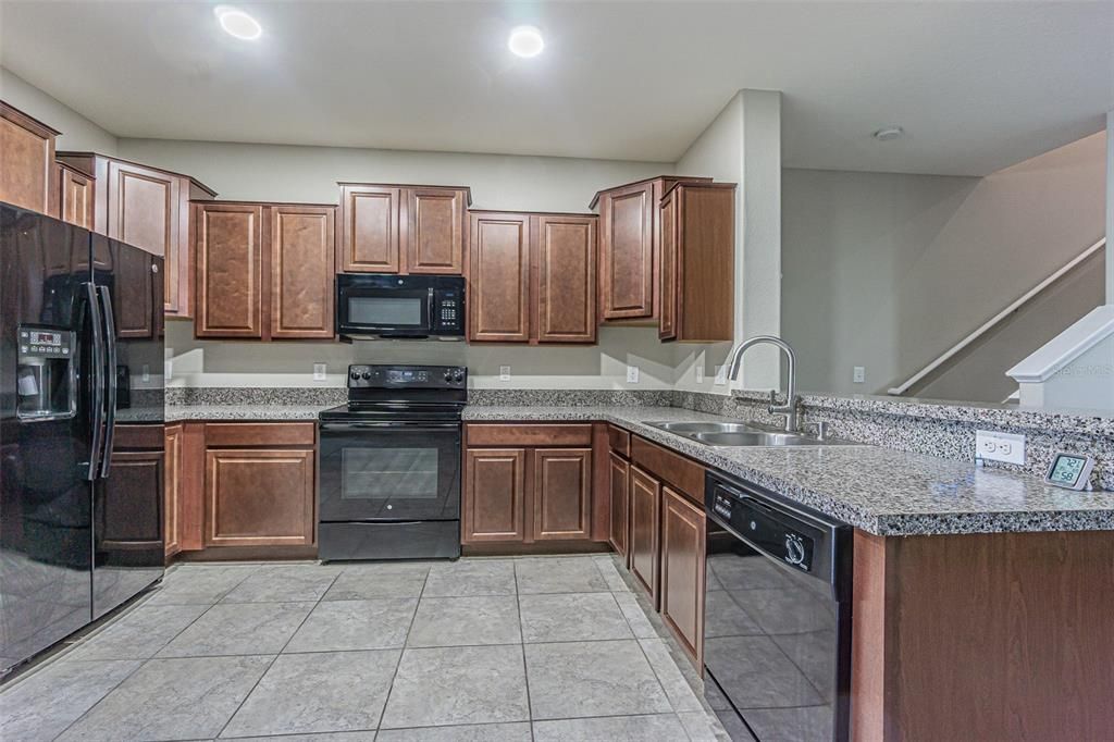 For Sale: $235,000 (2 beds, 2 baths, 1462 Square Feet)