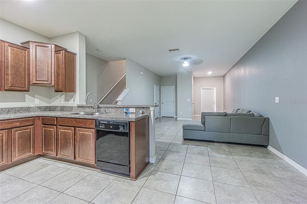For Sale: $235,000 (2 beds, 2 baths, 1462 Square Feet)