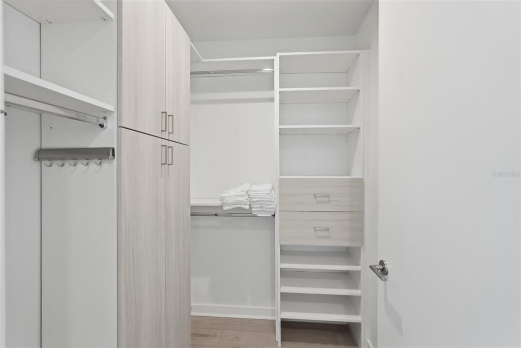 В аренду: $10,500 (3 спален, 3 ванн, 1948 Квадратных фут)