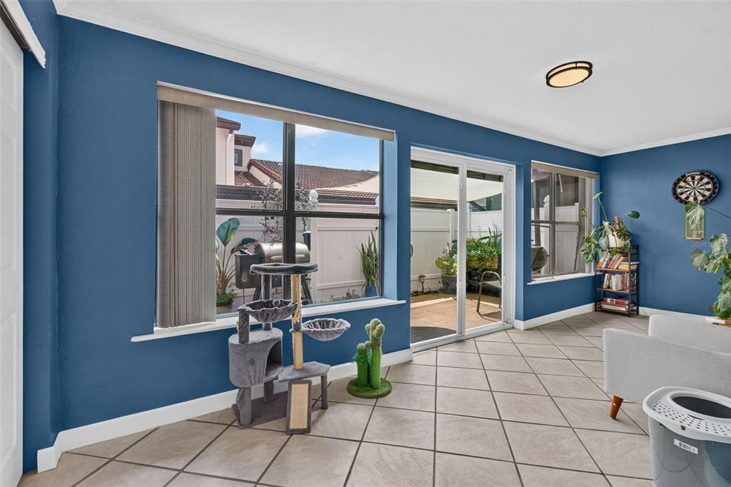 For Sale: $300,000 (3 beds, 2 baths, 1220 Square Feet)