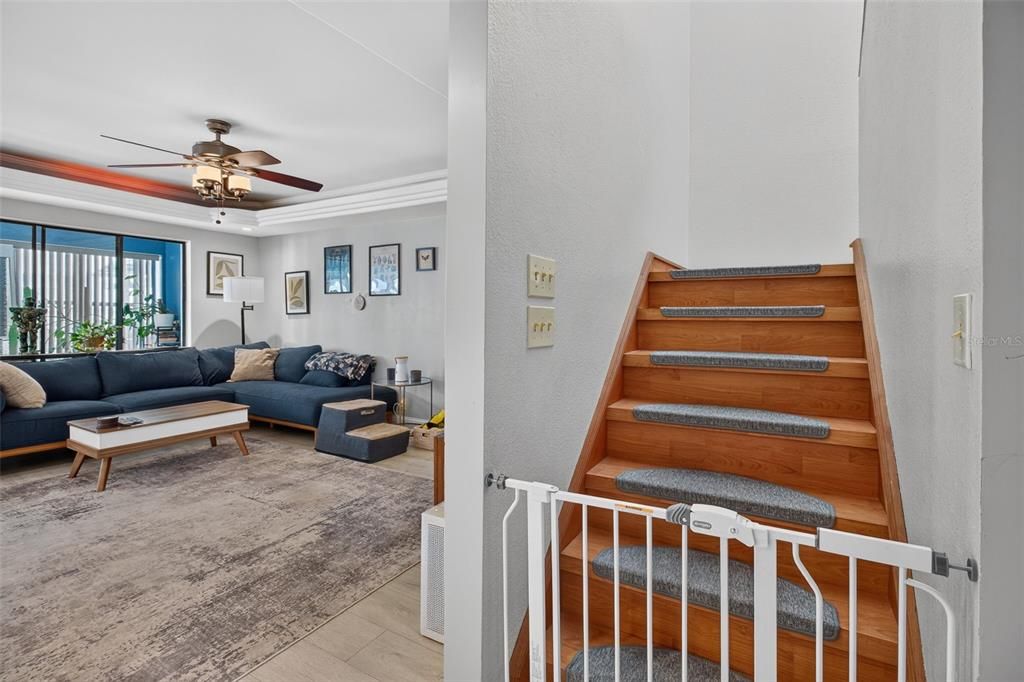 For Sale: $300,000 (3 beds, 2 baths, 1220 Square Feet)