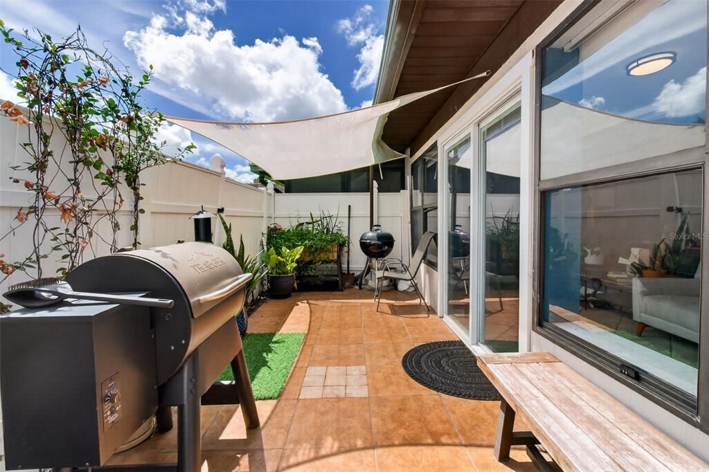 For Sale: $300,000 (3 beds, 2 baths, 1220 Square Feet)