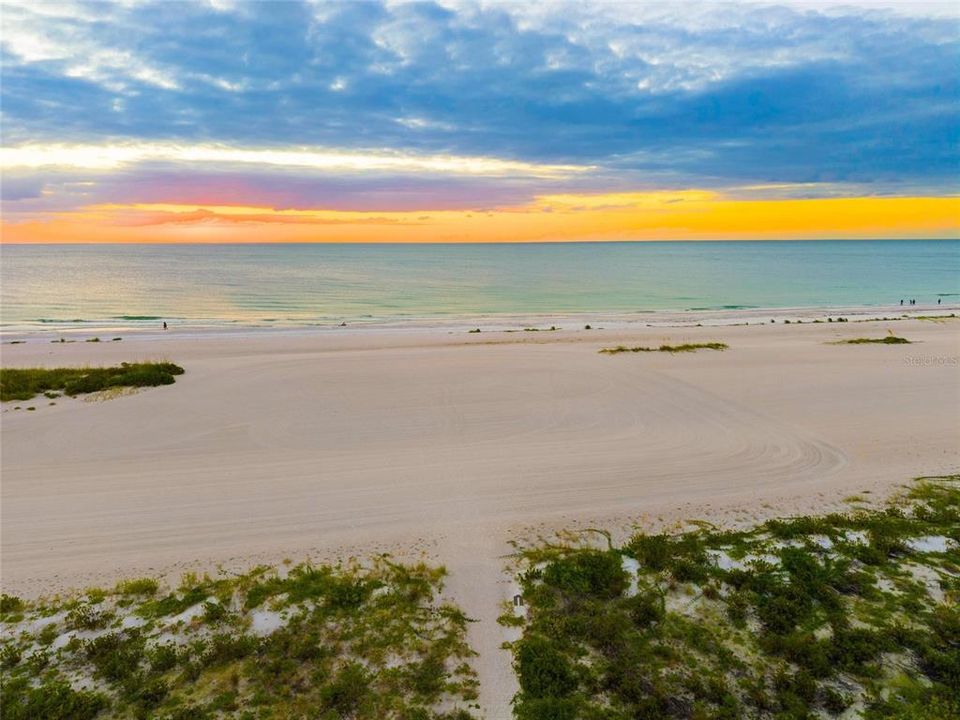 На продажу: $724,900 (2 спален, 2 ванн, 1111 Квадратных фут)