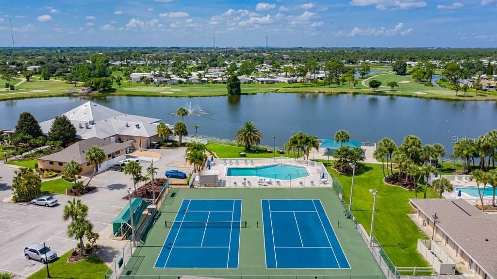 For Sale: $159,500 (2 beds, 2 baths, 1056 Square Feet)