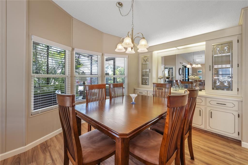 For Sale: $159,500 (2 beds, 2 baths, 1056 Square Feet)