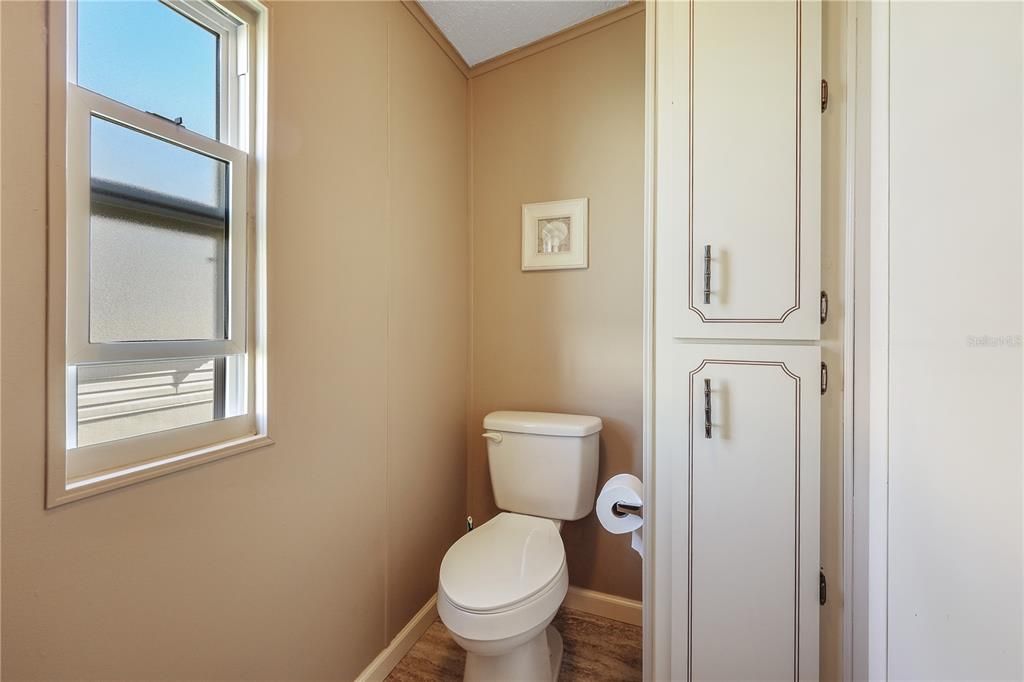 For Sale: $159,500 (2 beds, 2 baths, 1056 Square Feet)