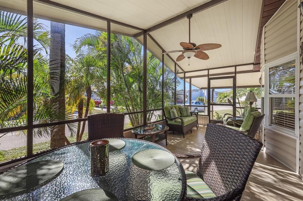 For Sale: $159,500 (2 beds, 2 baths, 1056 Square Feet)