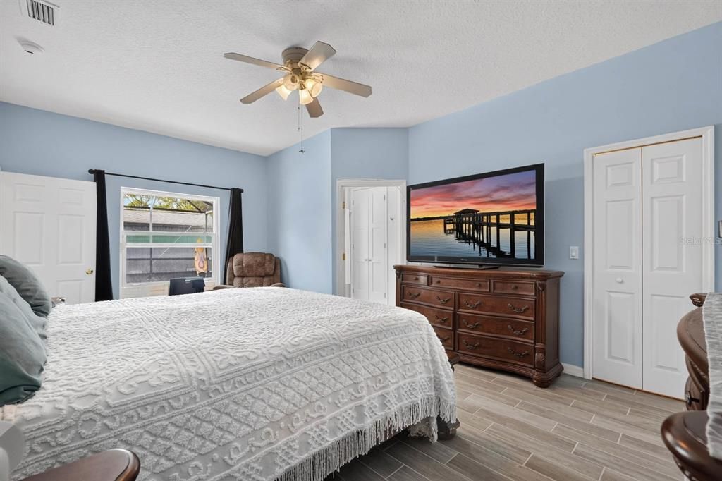 For Sale: $405,000 (3 beds, 2 baths, 2010 Square Feet)