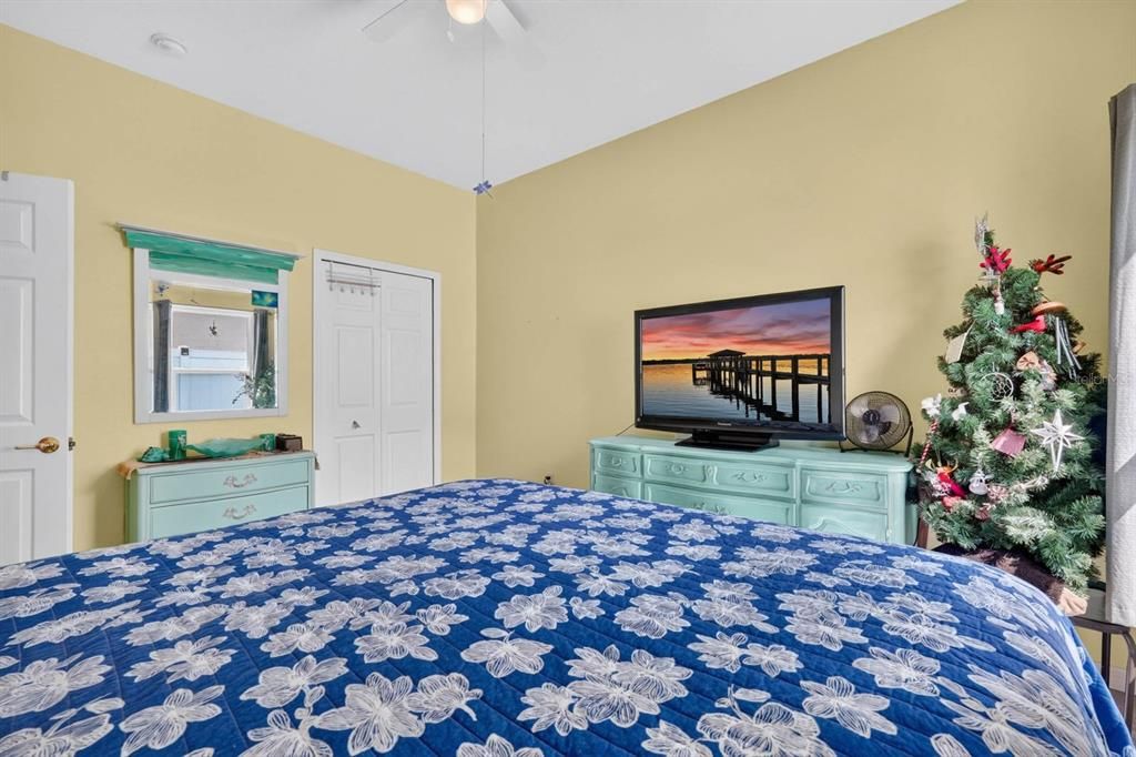 For Sale: $405,000 (3 beds, 2 baths, 2010 Square Feet)