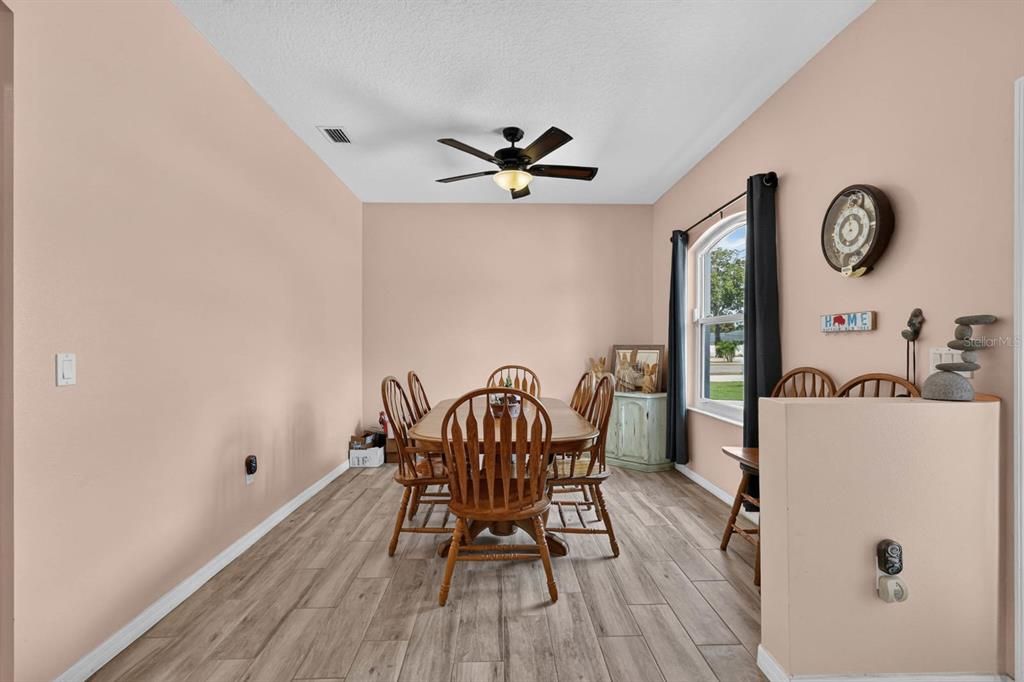 For Sale: $405,000 (3 beds, 2 baths, 2010 Square Feet)