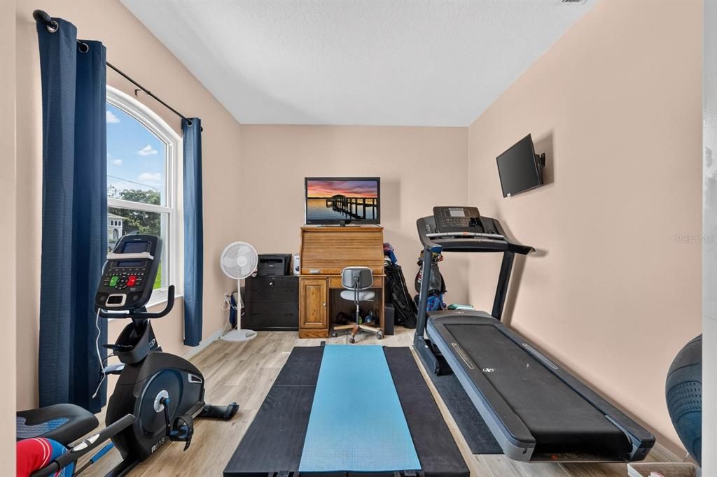 For Sale: $405,000 (3 beds, 2 baths, 2010 Square Feet)