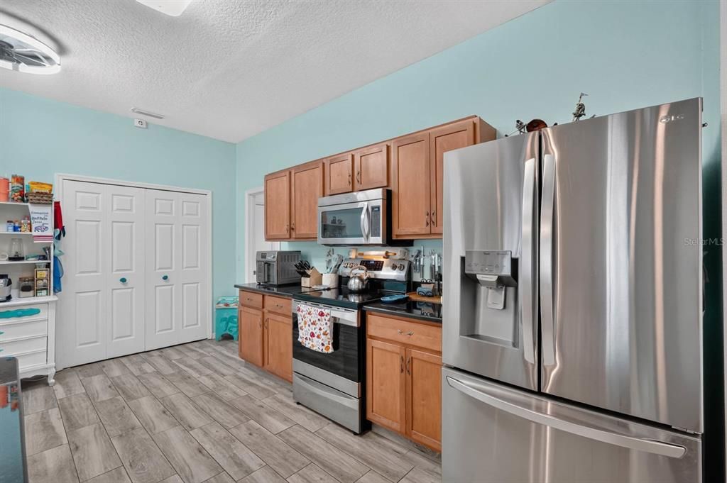 For Sale: $405,000 (3 beds, 2 baths, 2010 Square Feet)