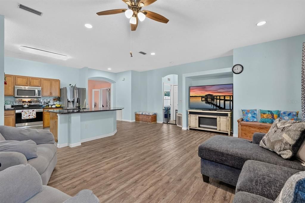For Sale: $405,000 (3 beds, 2 baths, 2010 Square Feet)