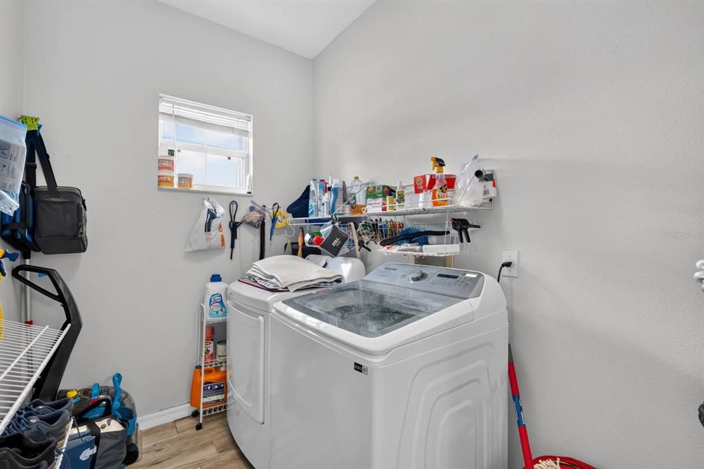For Sale: $405,000 (3 beds, 2 baths, 2010 Square Feet)
