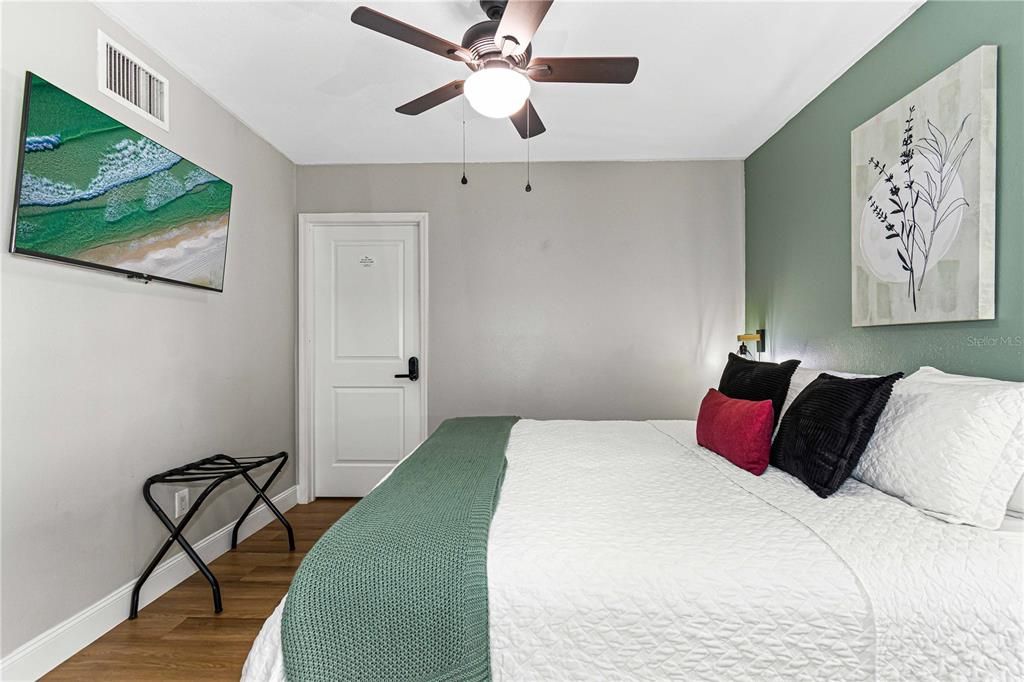 For Sale: $925,000 (4 beds, 3 baths, 2206 Square Feet)