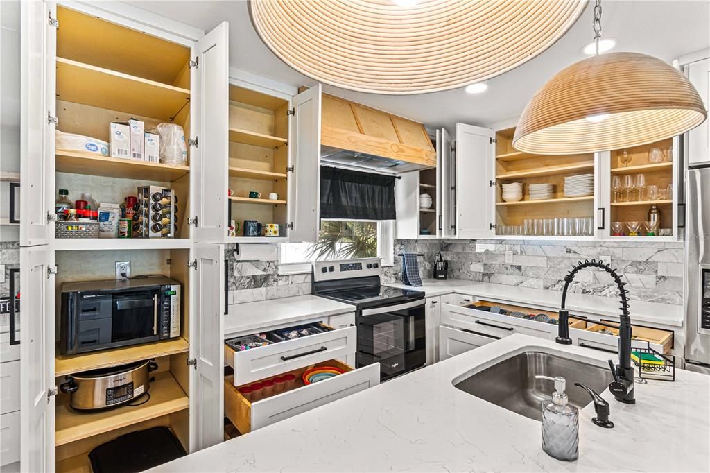 For Sale: $925,000 (4 beds, 3 baths, 2206 Square Feet)