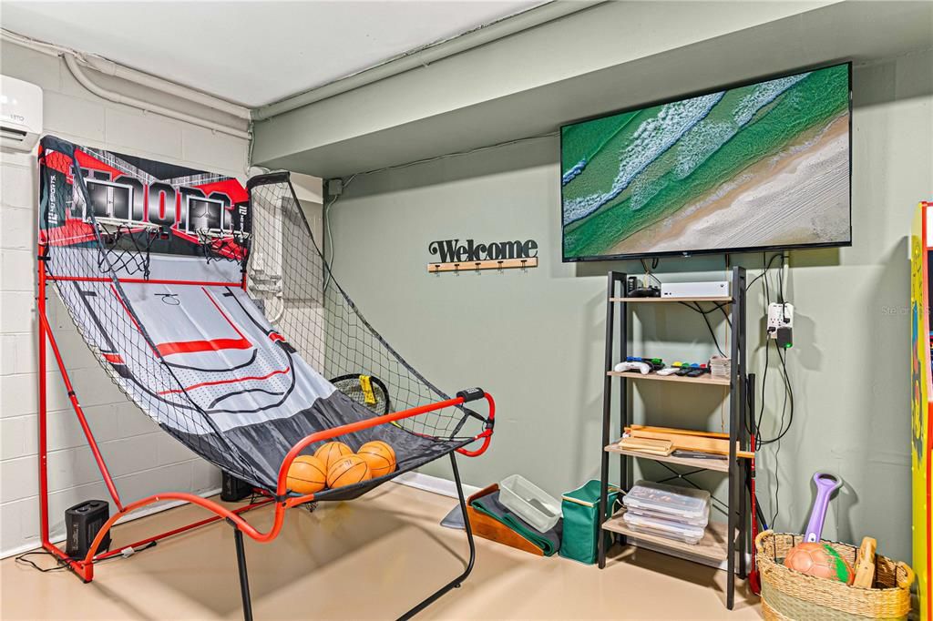 For Sale: $925,000 (4 beds, 3 baths, 2206 Square Feet)