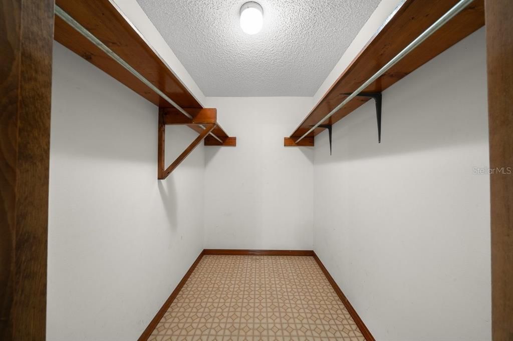 En Venta: $270,000 (3 camas, 2 baños, 1568 Pies cuadrados)