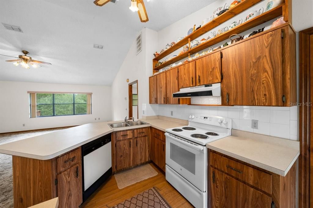 En Venta: $270,000 (3 camas, 2 baños, 1568 Pies cuadrados)