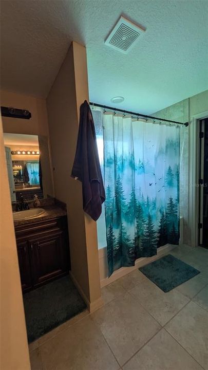 В аренду: $1,950 (4 спален, 2 ванн, 1752 Квадратных фут)