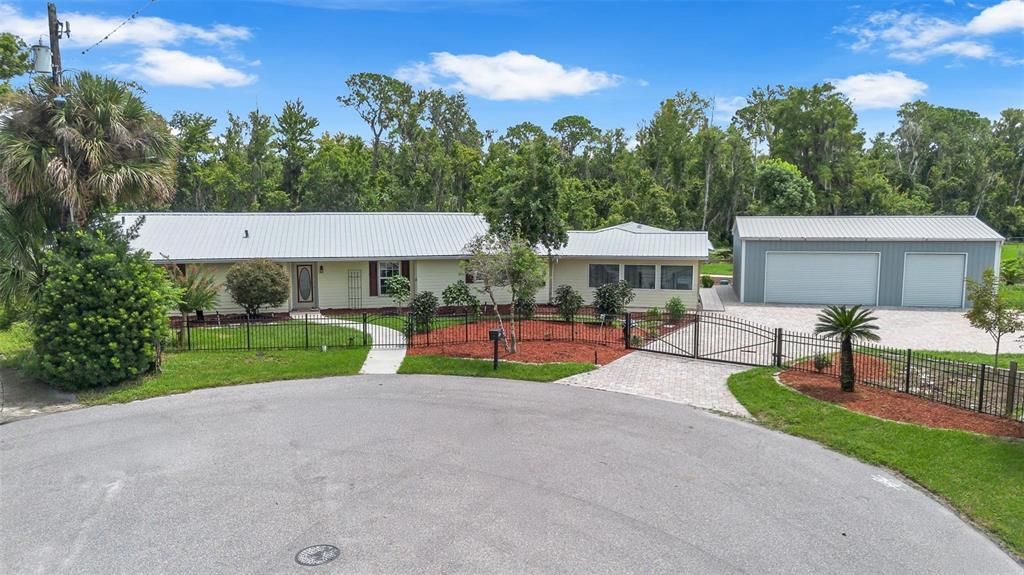 For Sale: $500,000 (4 beds, 3 baths, 3152 Square Feet)