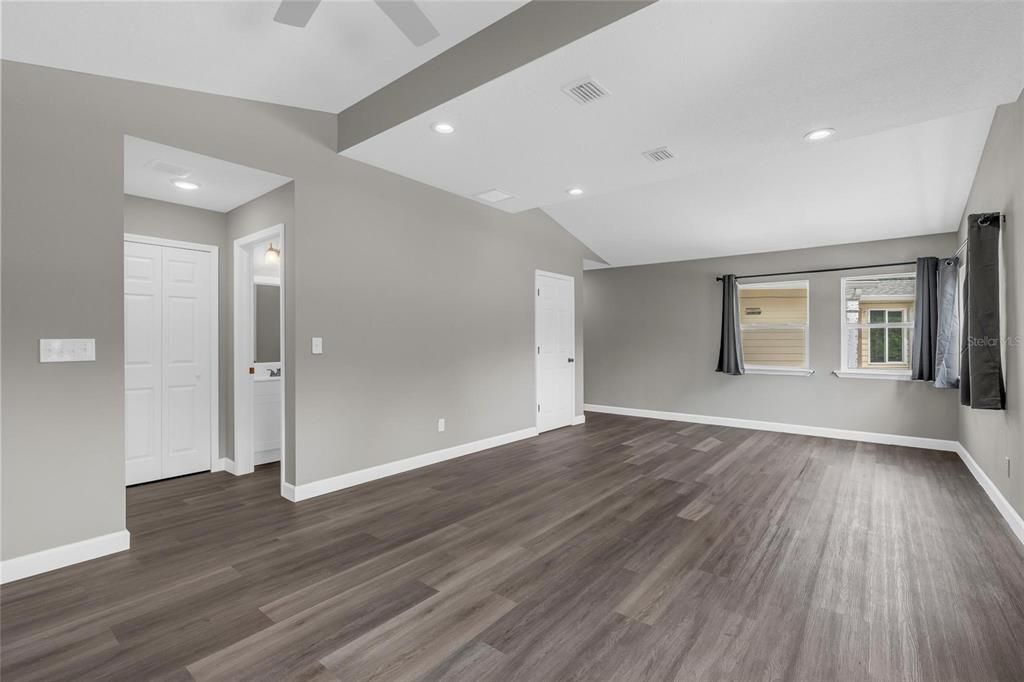For Sale: $500,000 (4 beds, 3 baths, 3152 Square Feet)
