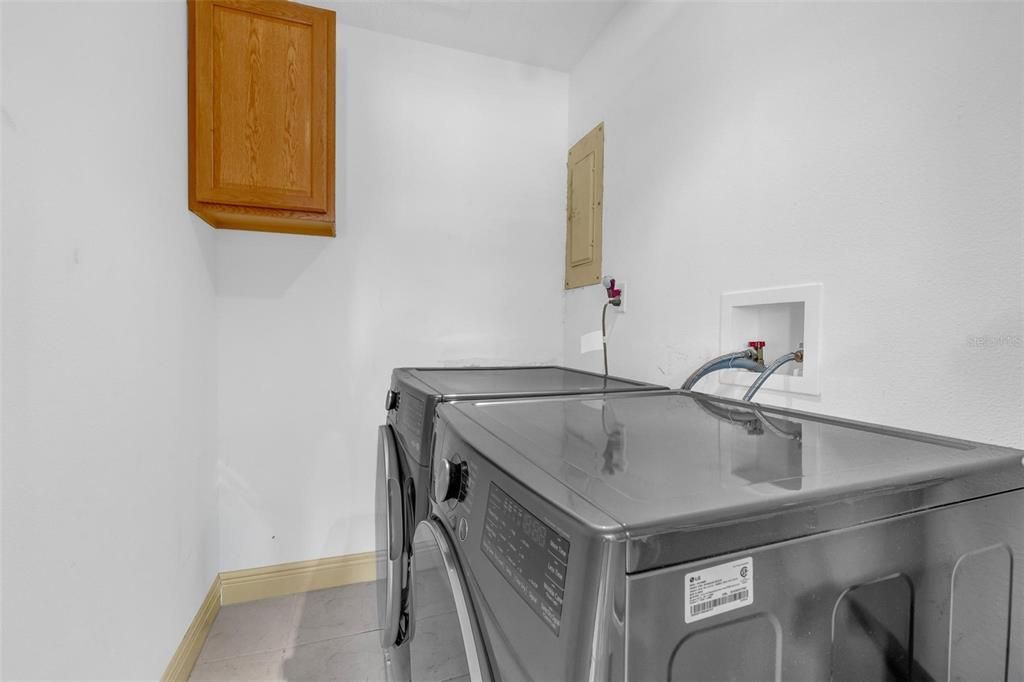 For Sale: $500,000 (4 beds, 3 baths, 3152 Square Feet)