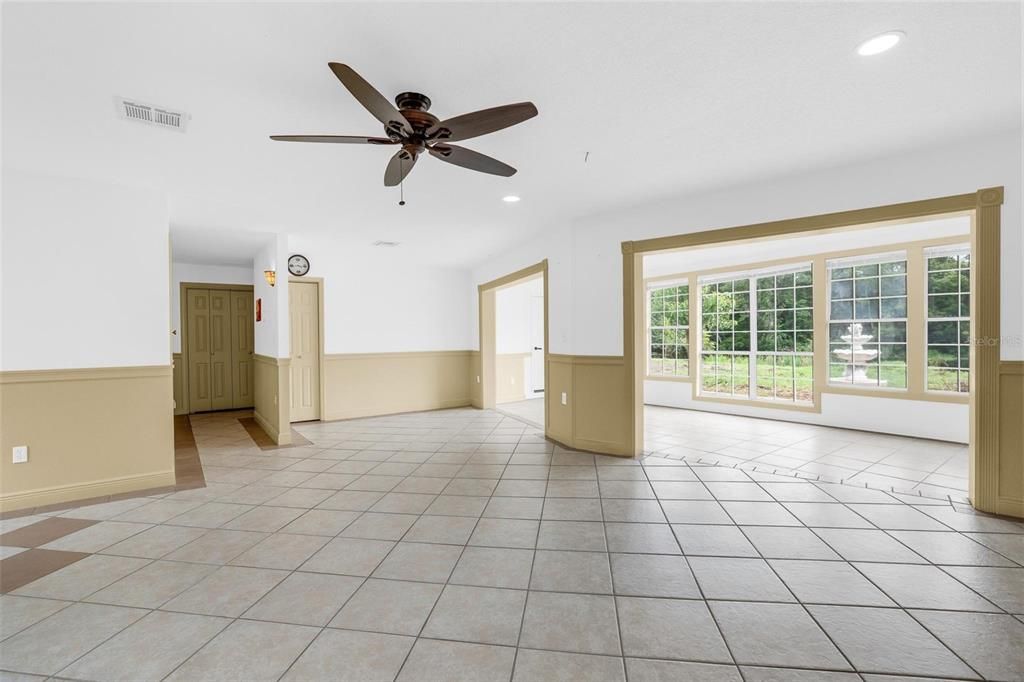 For Sale: $500,000 (4 beds, 3 baths, 3152 Square Feet)