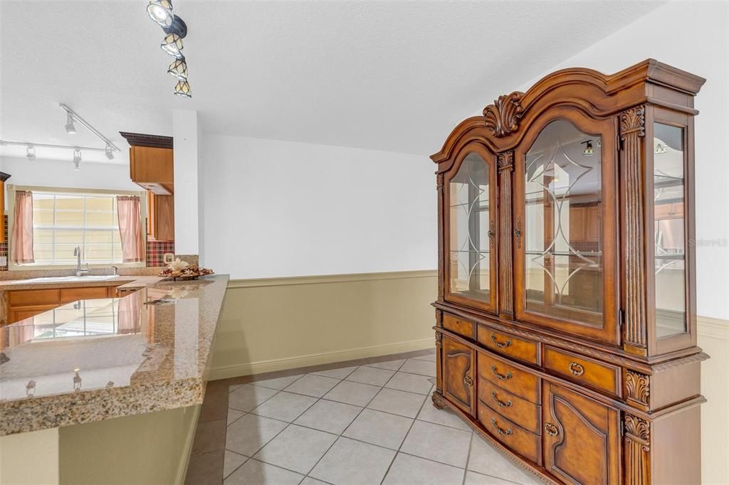 For Sale: $500,000 (4 beds, 3 baths, 3152 Square Feet)