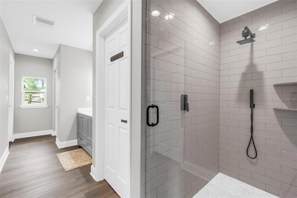 For Sale: $500,000 (4 beds, 3 baths, 3152 Square Feet)