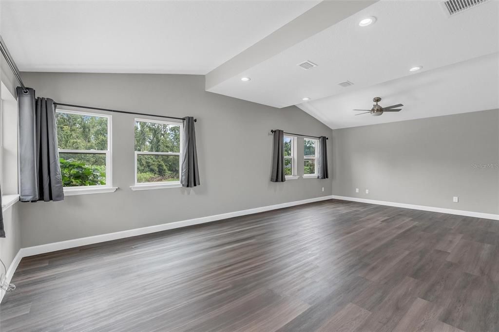 For Sale: $500,000 (4 beds, 3 baths, 3152 Square Feet)