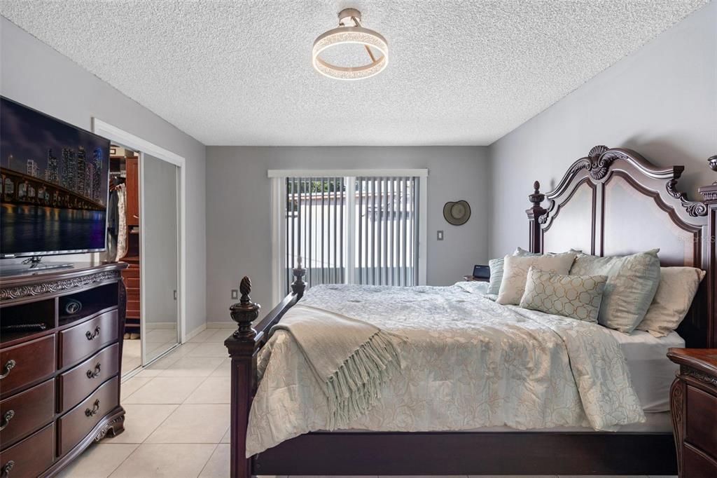 En Venta: $620,000 (4 camas, 2 baños, 1510 Pies cuadrados)
