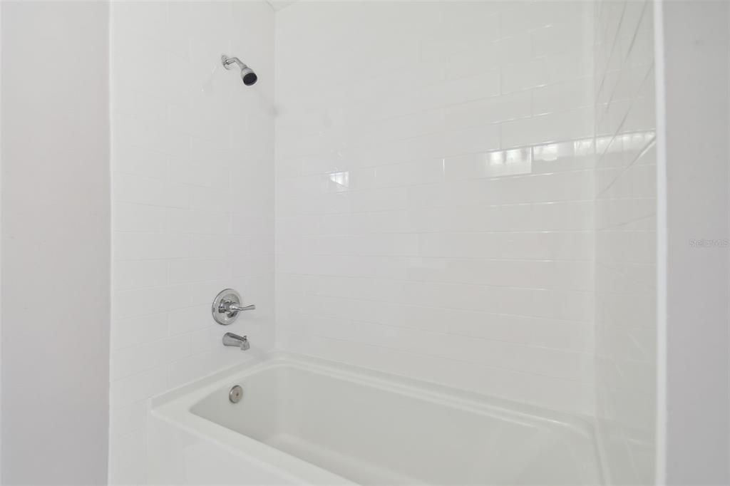 For Sale: $250,000 (2 beds, 2 baths, 1696 Square Feet)