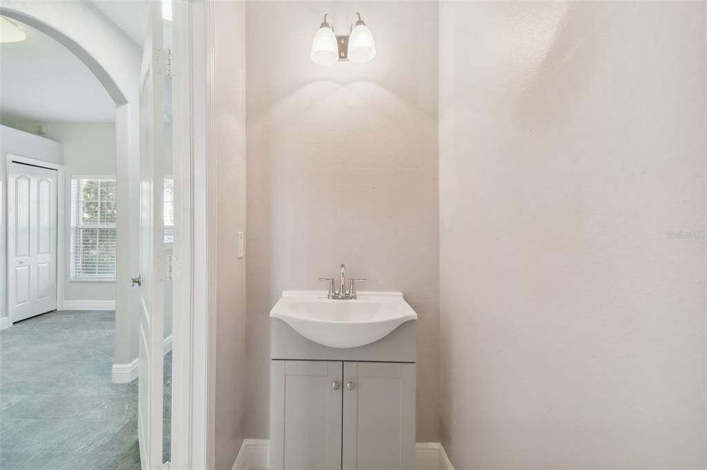 For Sale: $250,000 (2 beds, 2 baths, 1696 Square Feet)