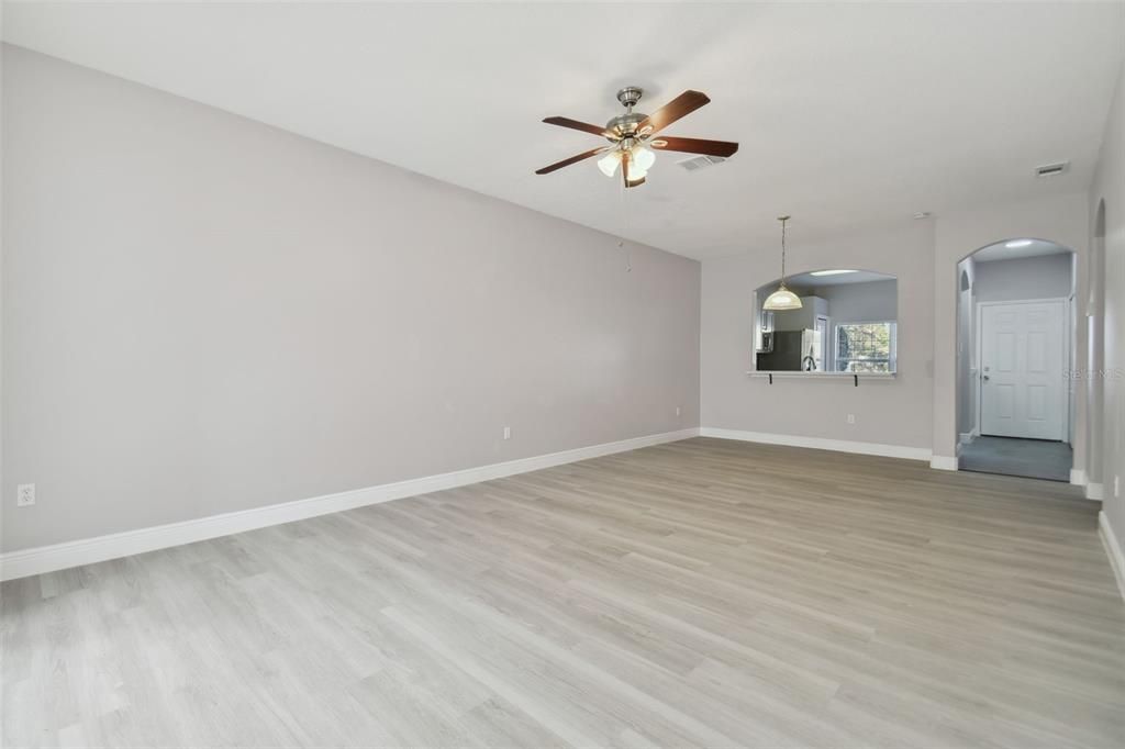 For Sale: $250,000 (2 beds, 2 baths, 1696 Square Feet)