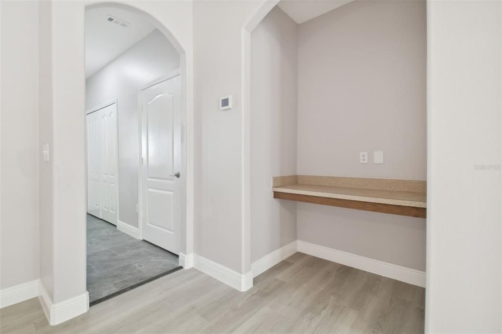 For Sale: $250,000 (2 beds, 2 baths, 1696 Square Feet)
