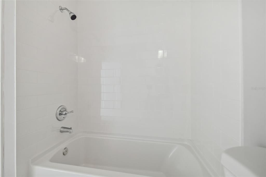 For Sale: $250,000 (2 beds, 2 baths, 1696 Square Feet)