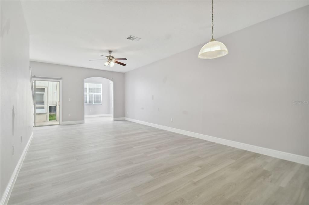 For Sale: $250,000 (2 beds, 2 baths, 1696 Square Feet)