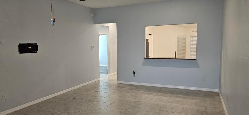 В аренду: $1,950 (3 спален, 2 ванн, 1337 Квадратных фут)