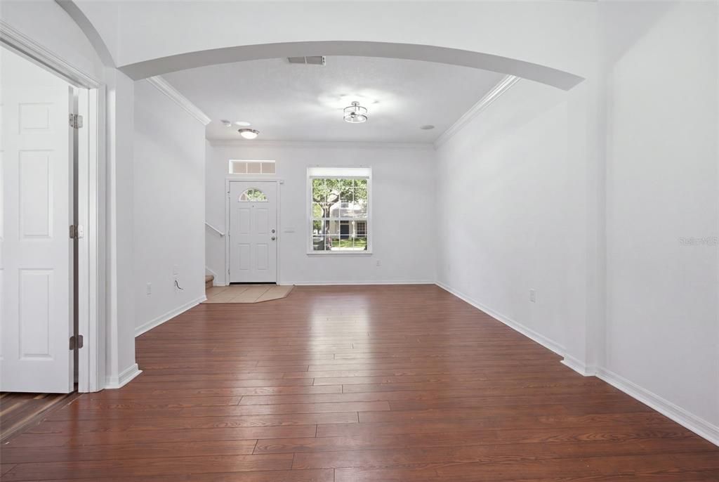 For Sale: $375,000 (4 beds, 2 baths, 1640 Square Feet)