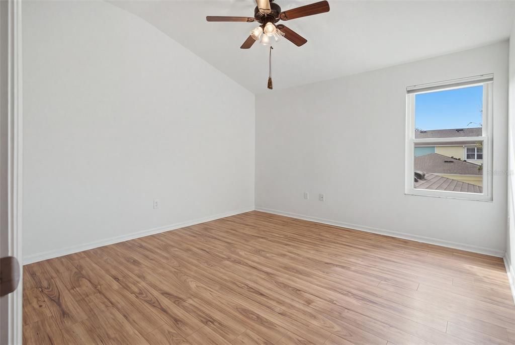 For Sale: $375,000 (4 beds, 2 baths, 1640 Square Feet)