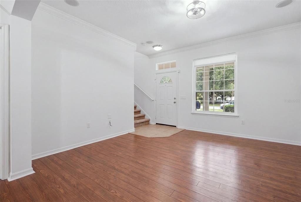 For Sale: $375,000 (4 beds, 2 baths, 1640 Square Feet)