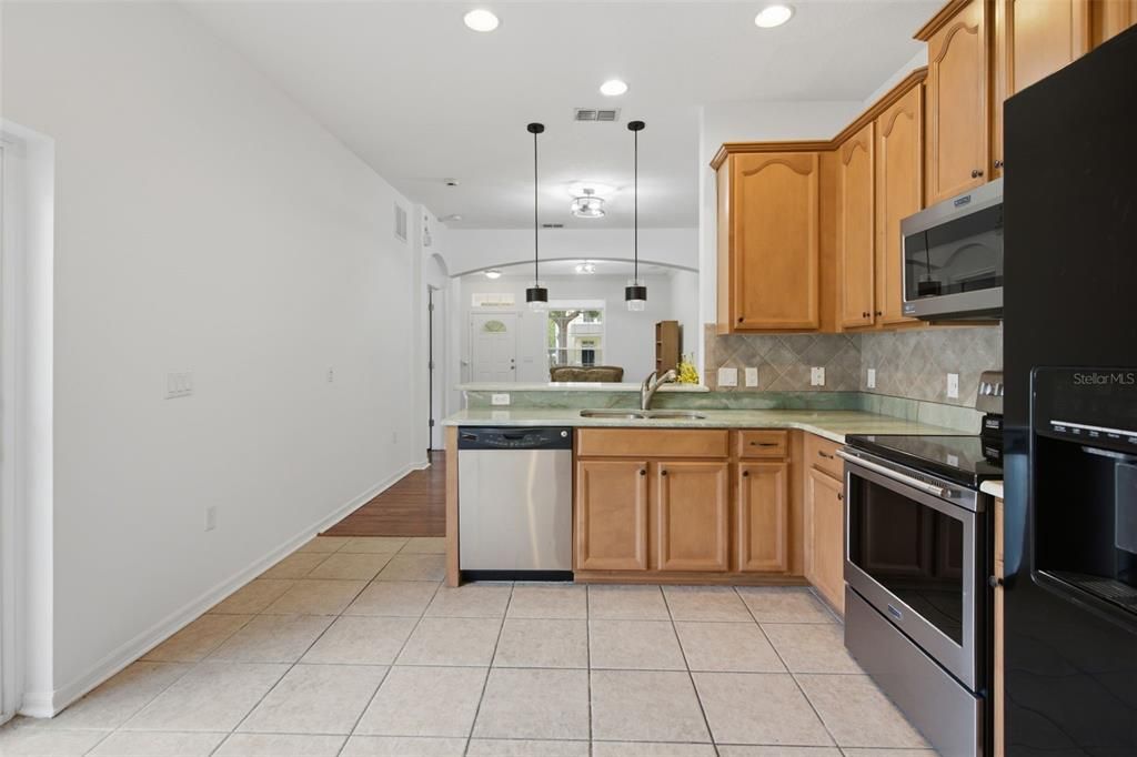 For Sale: $375,000 (4 beds, 2 baths, 1640 Square Feet)