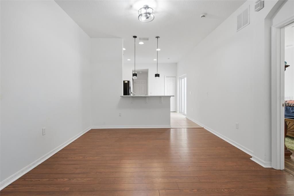 For Sale: $375,000 (4 beds, 2 baths, 1640 Square Feet)