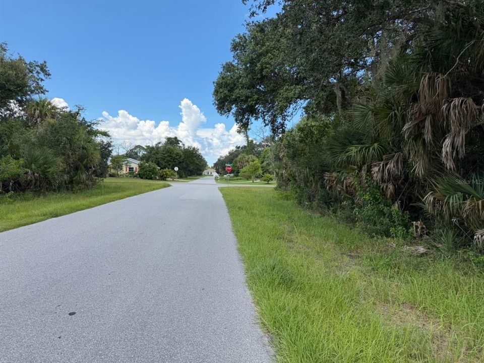 En Venta: $21,900 (0.23 acres)