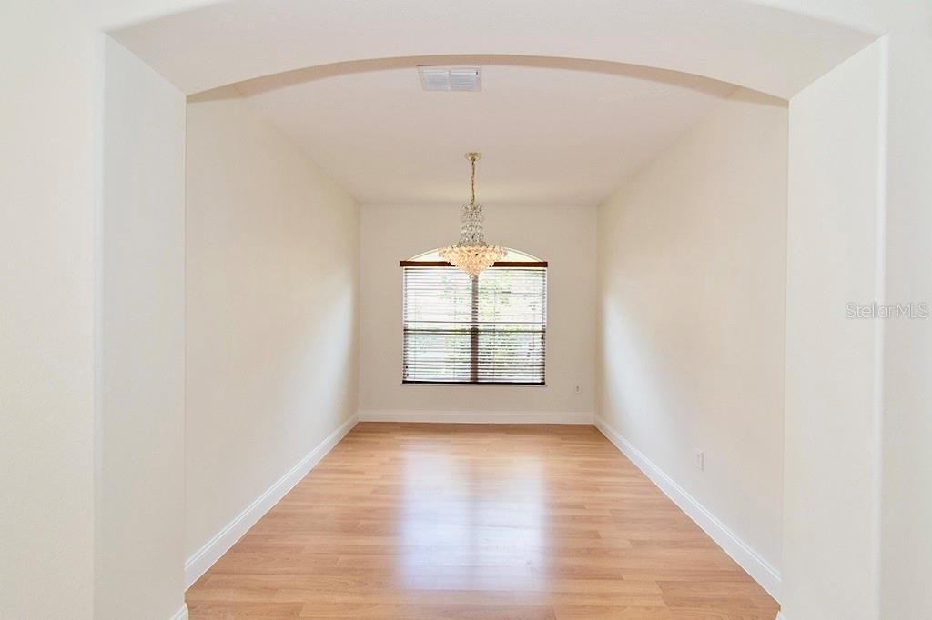 En Renta: $2,600 (4 camas, 3 baños, 2249 Pies cuadrados)