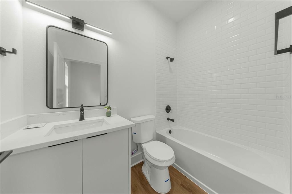 For Sale: $349,900 (4 beds, 3 baths, 1889 Square Feet)