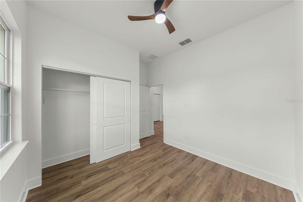 For Sale: $349,900 (4 beds, 3 baths, 1889 Square Feet)